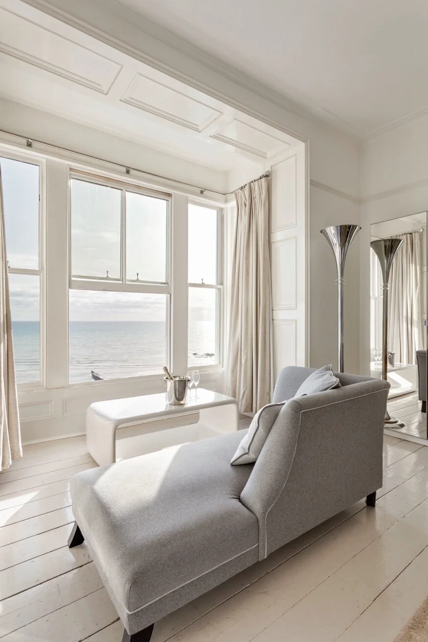 Antarctica Room — chaise longue with panoramic sea view and champagne